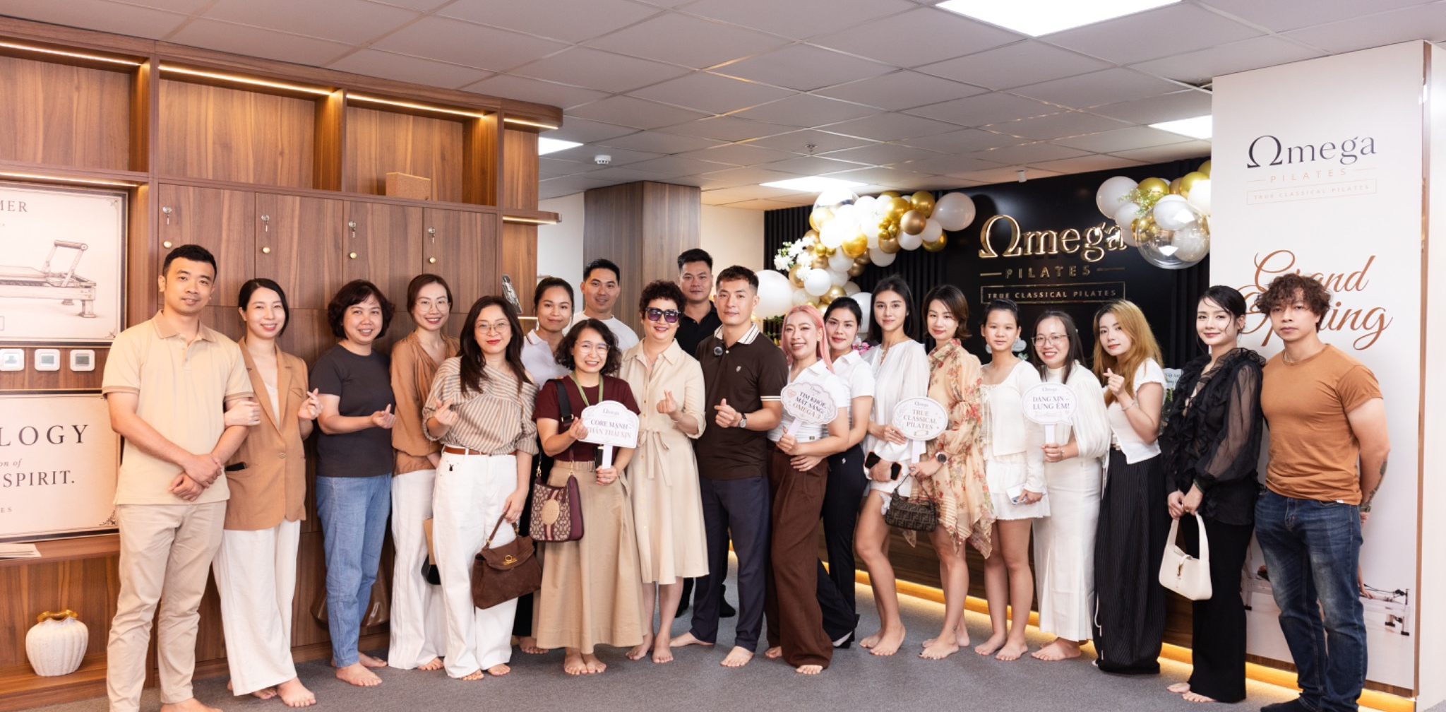 Đội ngũ và cộng đồng Omega Pilates / The Omega Pilates team and community